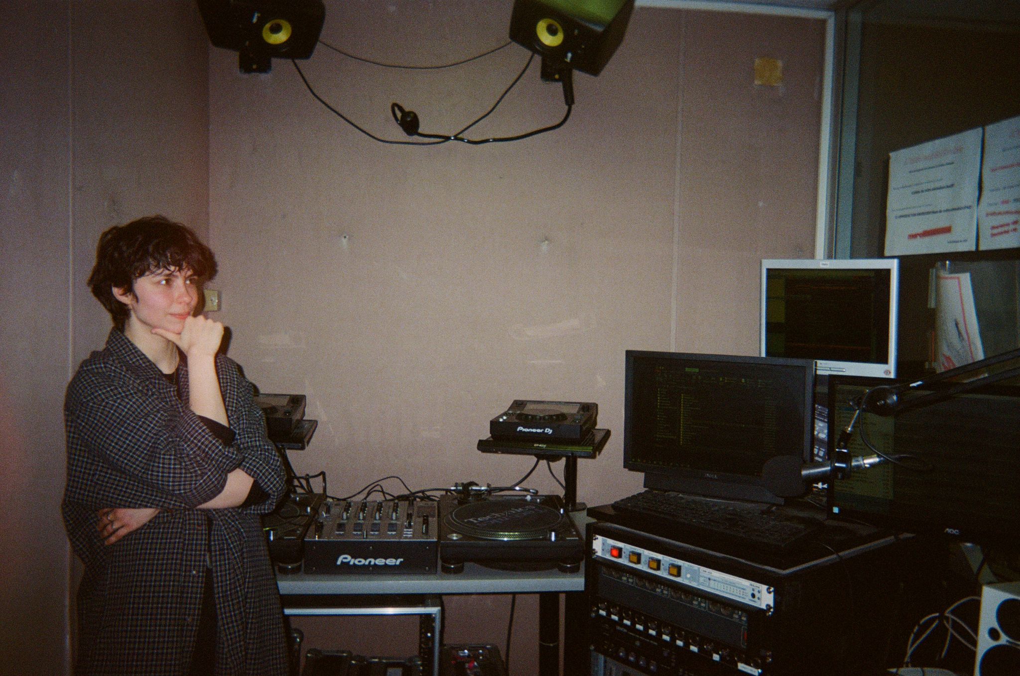 Dita Von Tears dans les locaux de Radio Campus Paris
